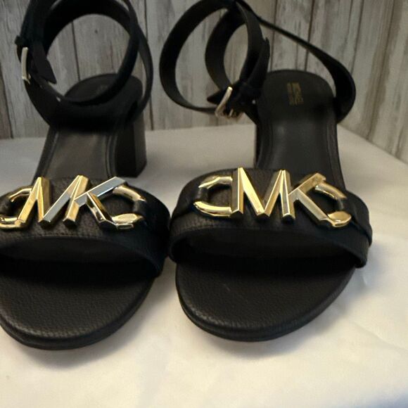 Michael Kors Reed Sandal Black Leather Gold MK Logo Block Heel Size 7.5M | New W - Picture 14 of 15